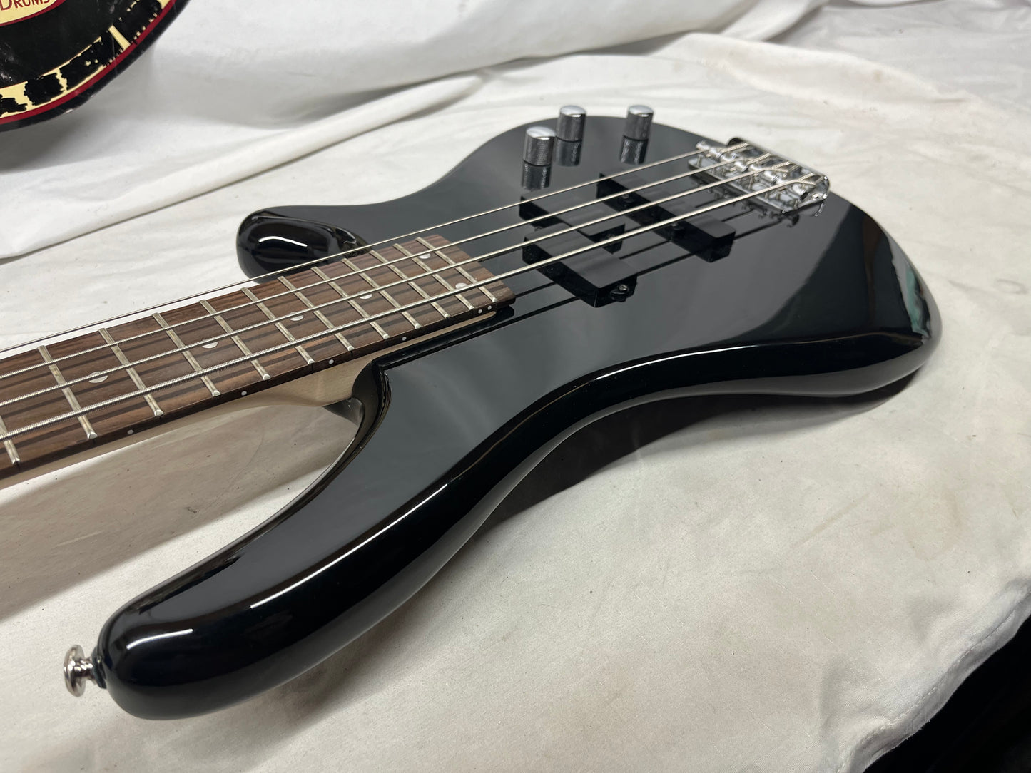 Fullerton 4-String Doublecut Electric Bass