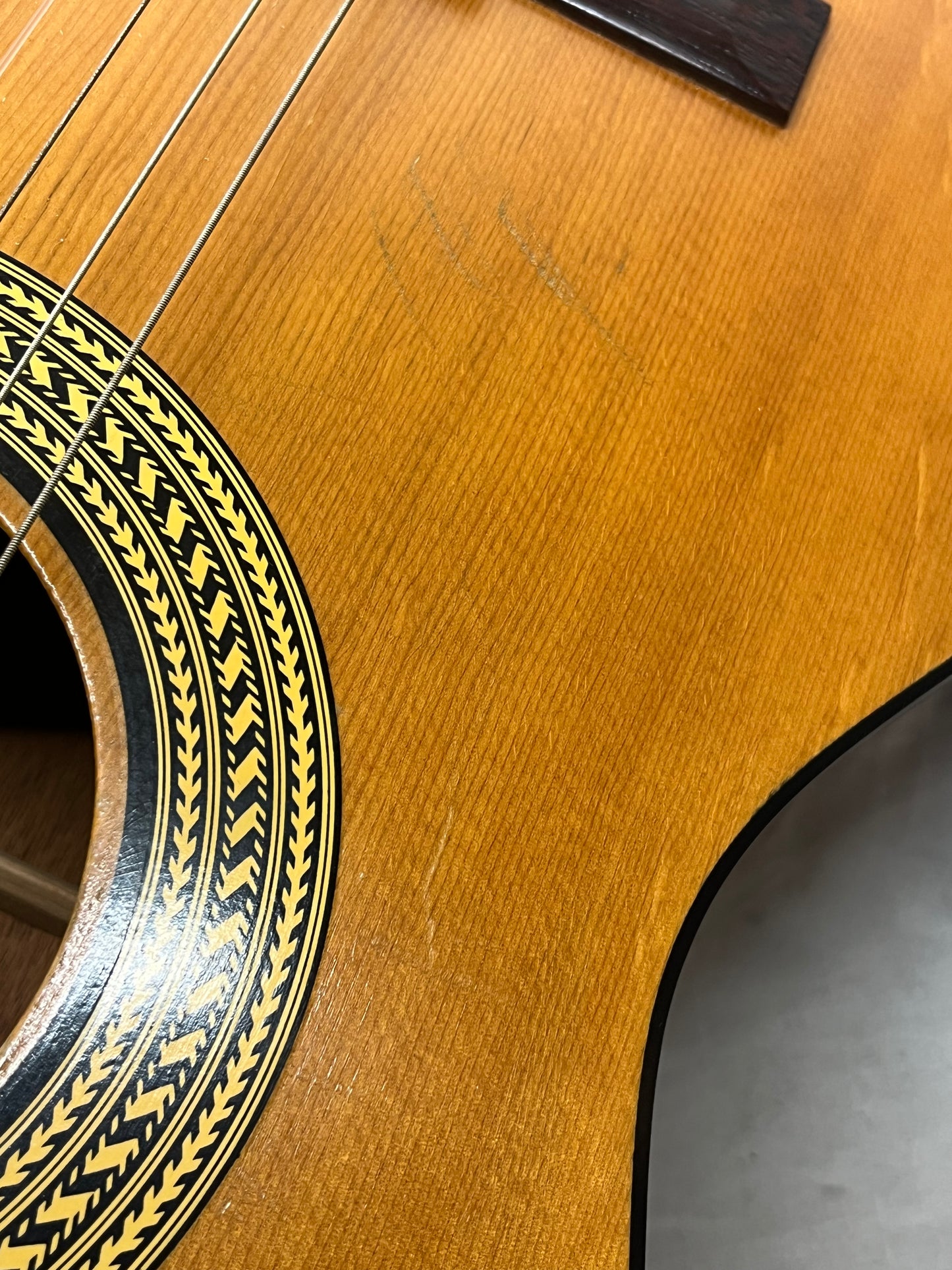 Gibson C-0 Classic Acoustic Guitar with Case