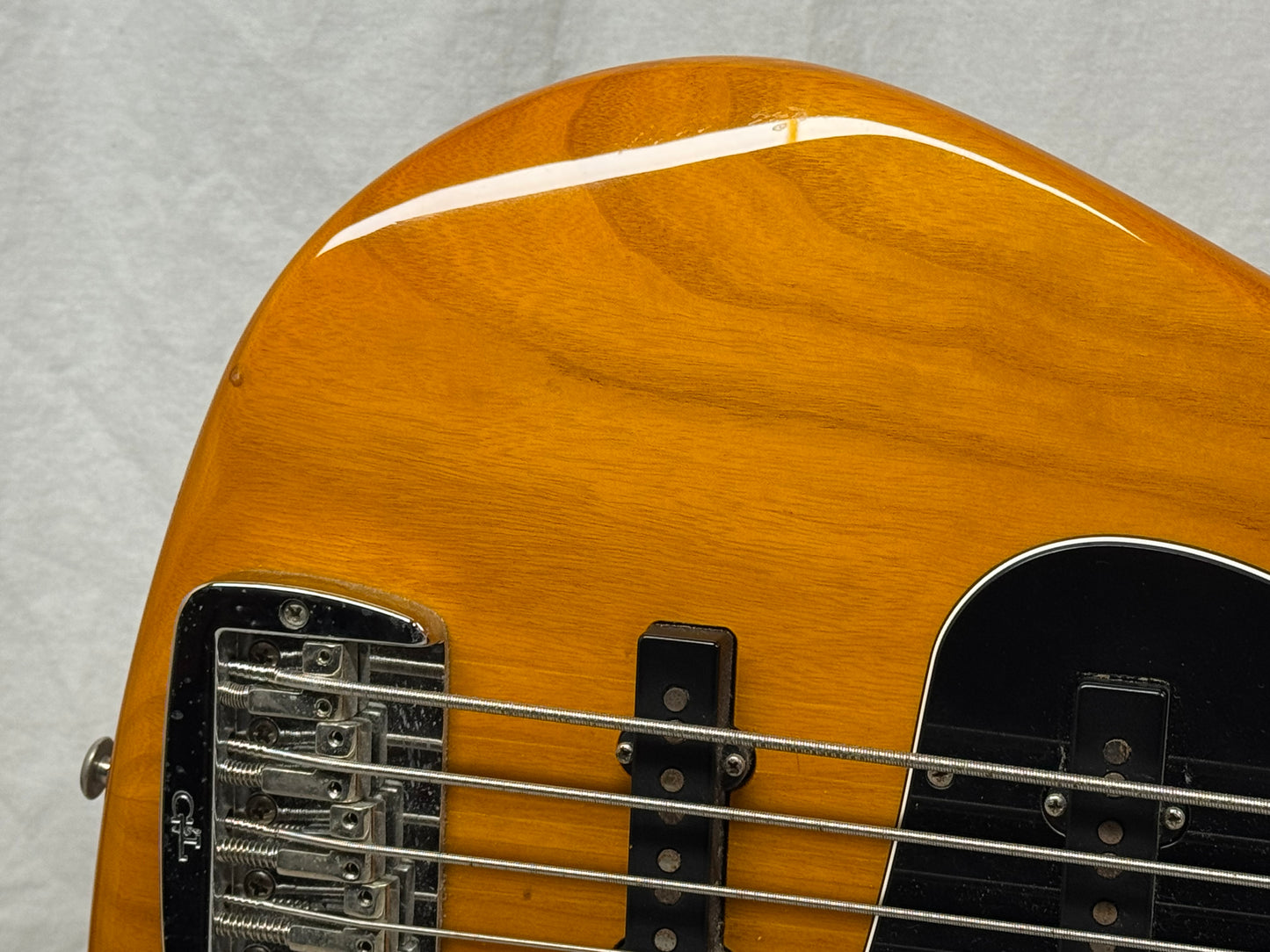 G&L JB-5 jb5 5-string Bass with COA + Case 2017 - Honey