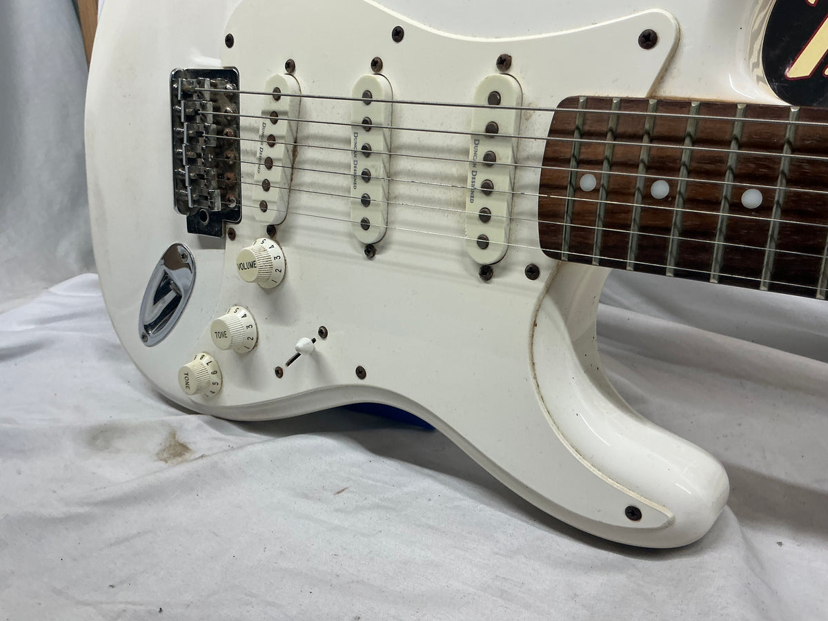 Squier Stratocaster - White