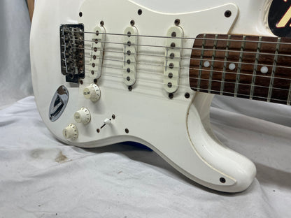 Squier Stratocaster - White