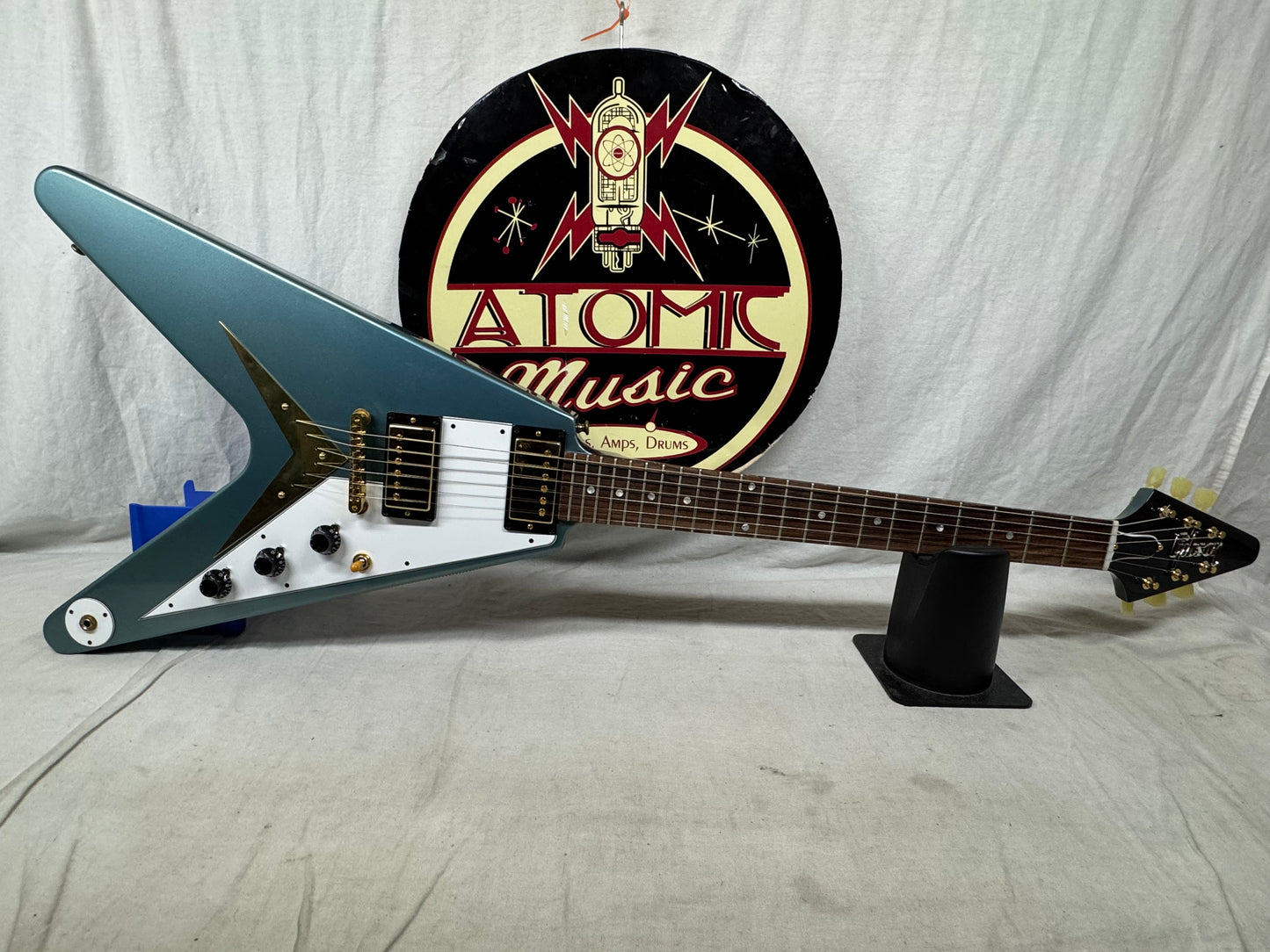Gibson USA Custom Shop '59 1959 Reissue Flying V Guitar with COA + Case - Pelham Blue
