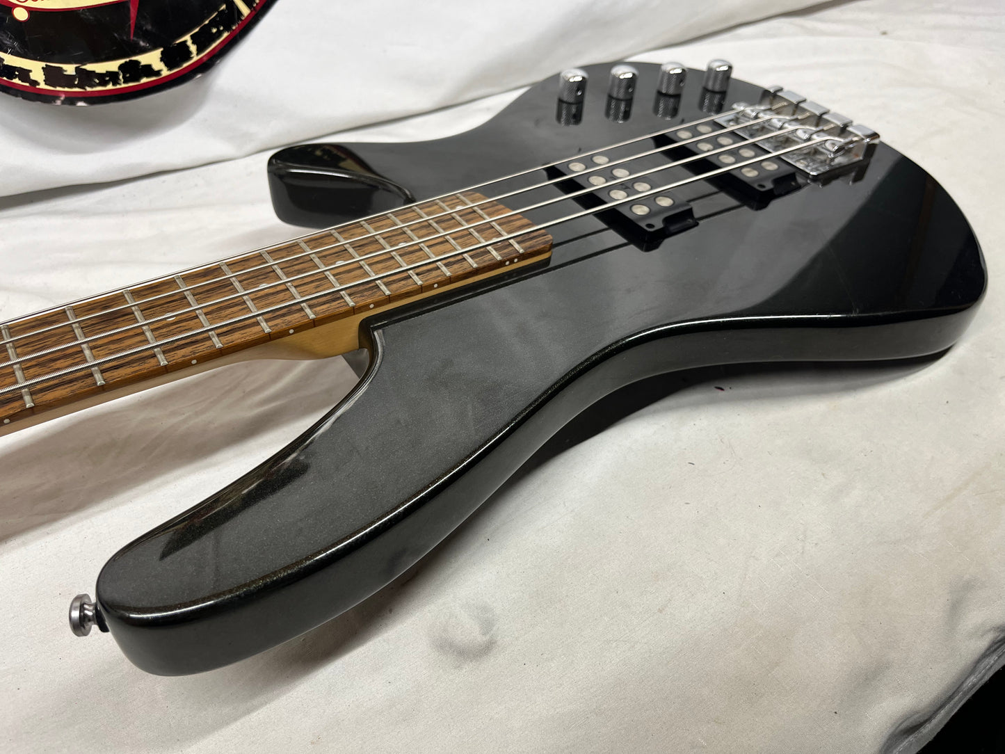 Ibanez Soundgear SRX 300 4-String Doublecut Electric Bass