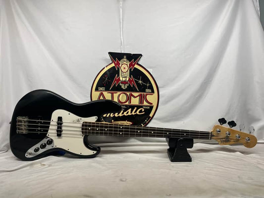 Fender Standard 4-String Electric Jazz Bass