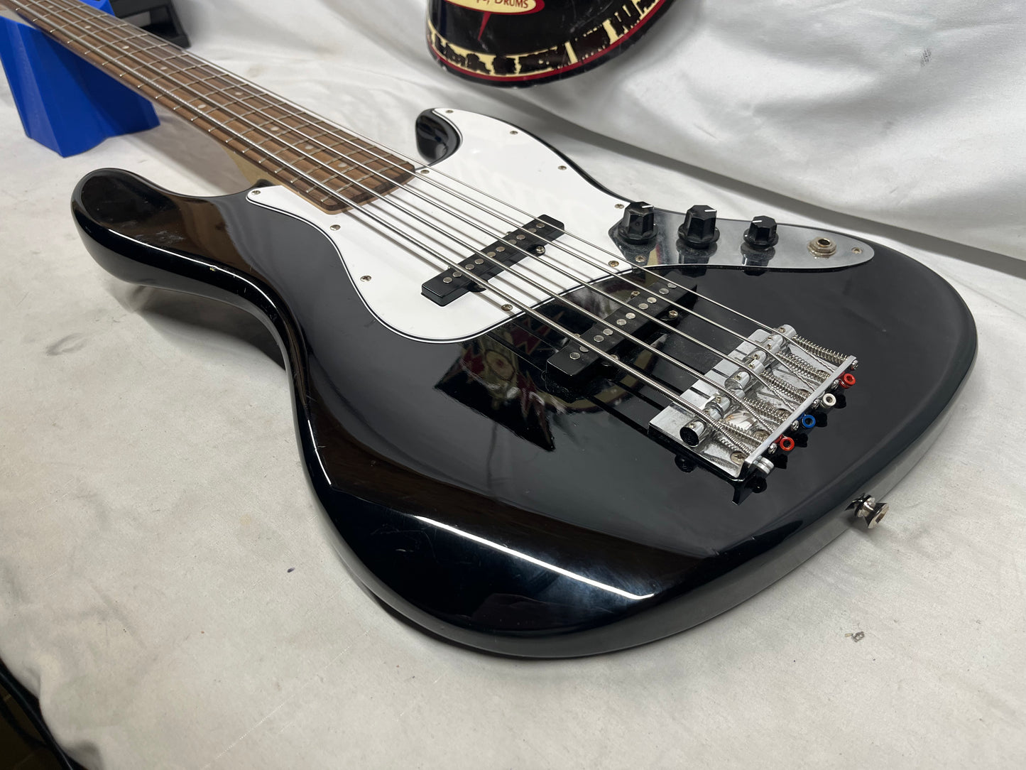 Squier Affinity Series Jazz Bass V 5-String Electric Bass - Black