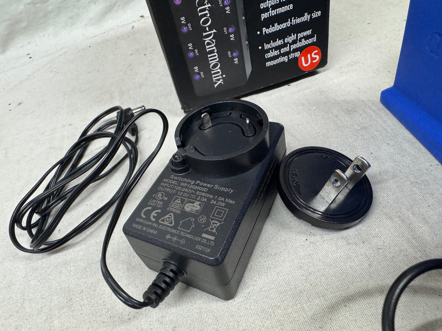 Electro-Harmonix S8 Multi-Output Power Supply with Box