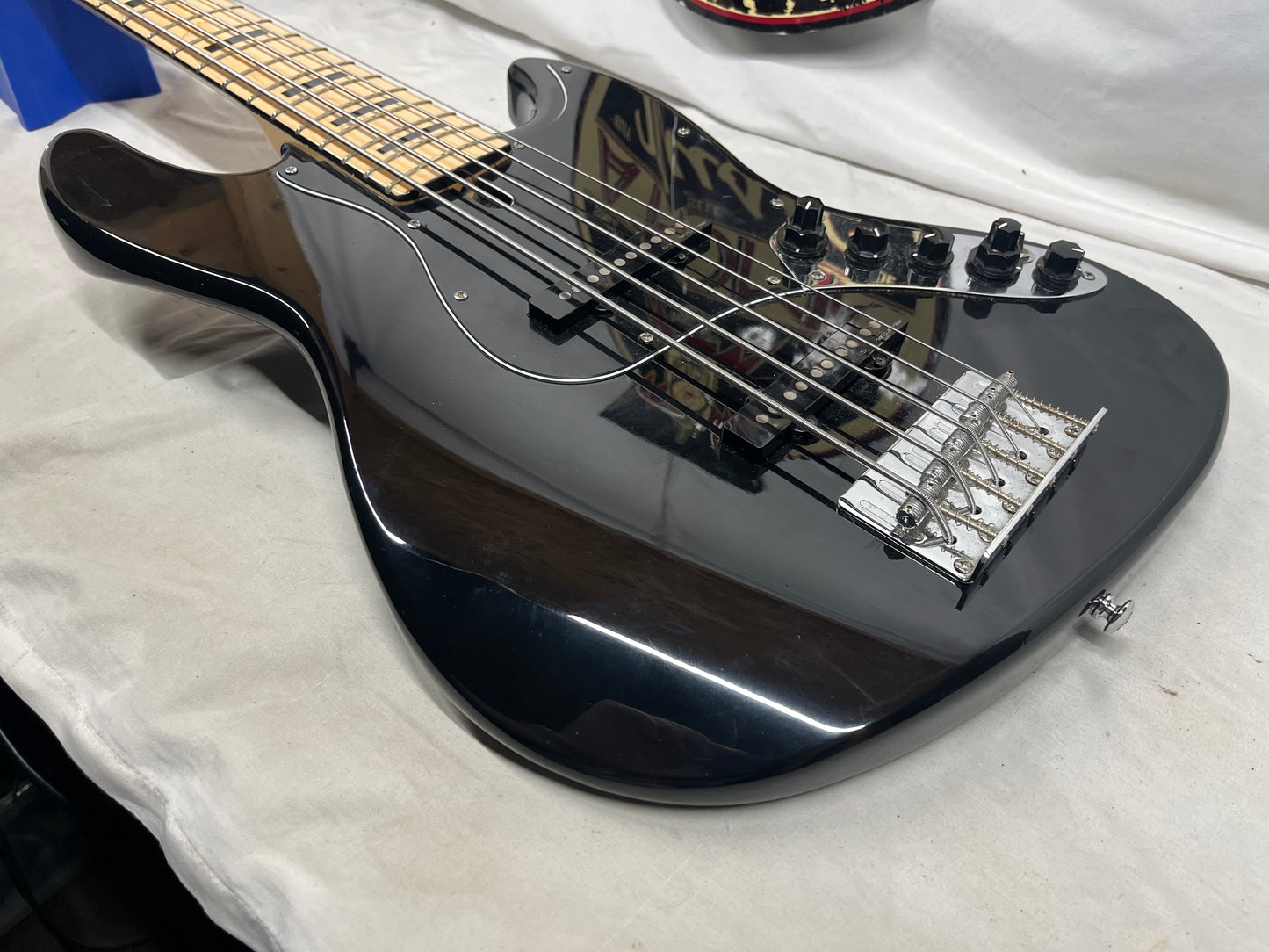 Sire Marcus Miller V7 5-String Electric Bass