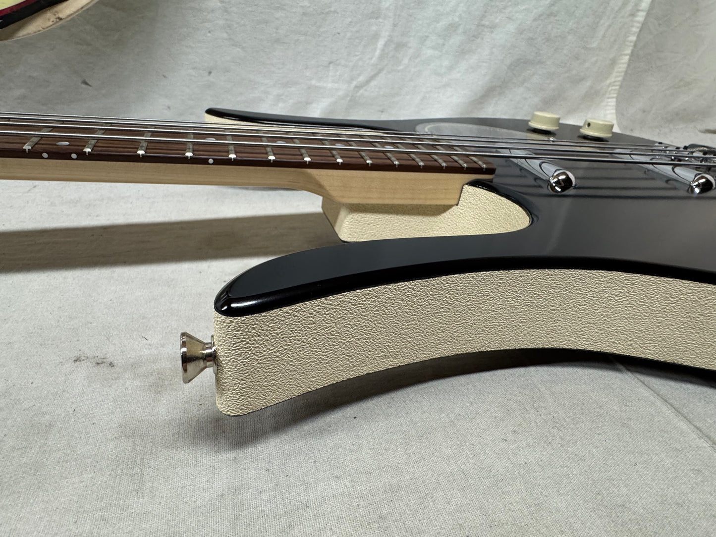 Jerry Jones Neptune Series Longhorn Bass4 4-string Bass with Case 1990s