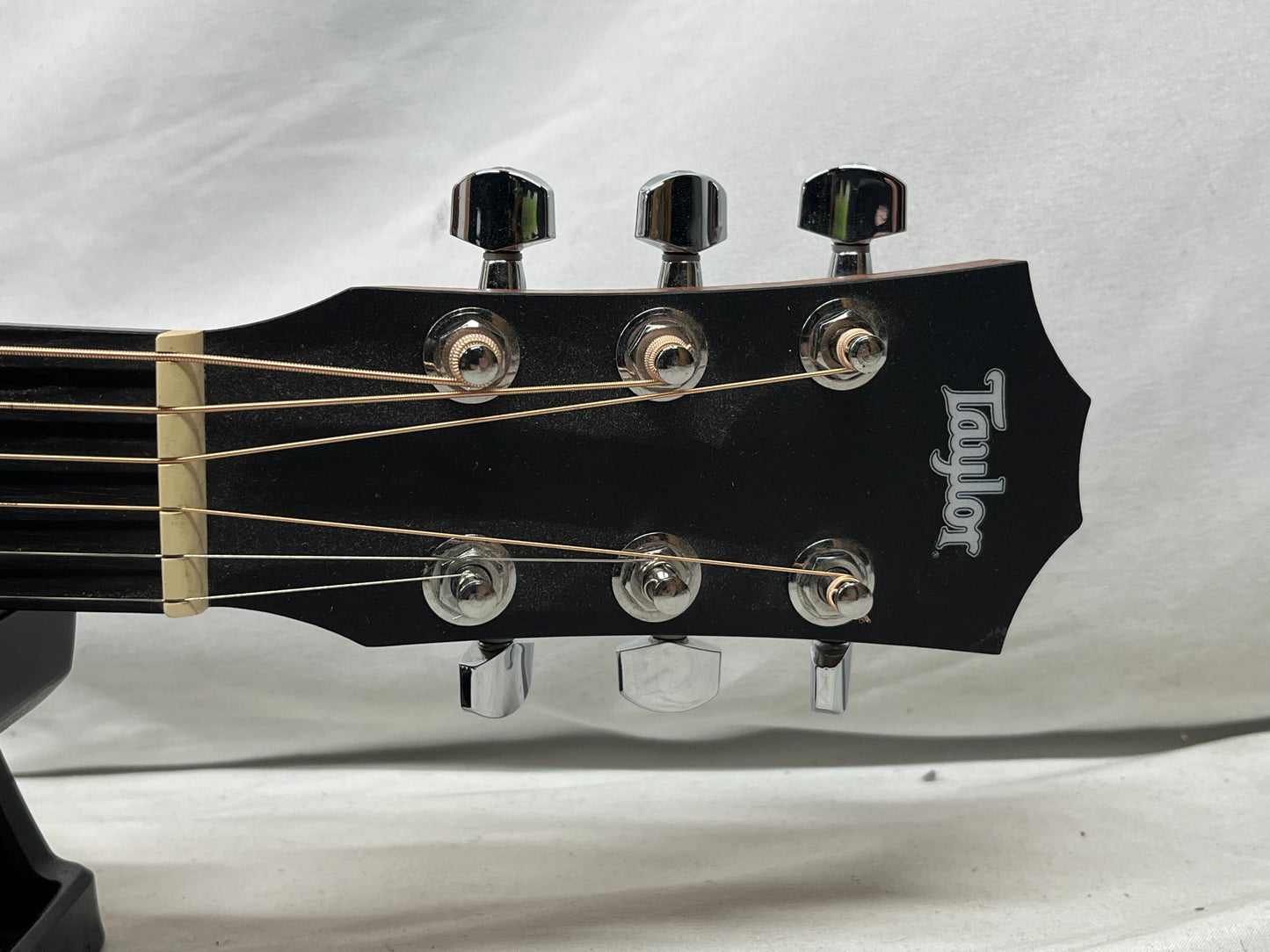 Taylor 305 Baby Taylor Acoustic Guitar with Gig Bag