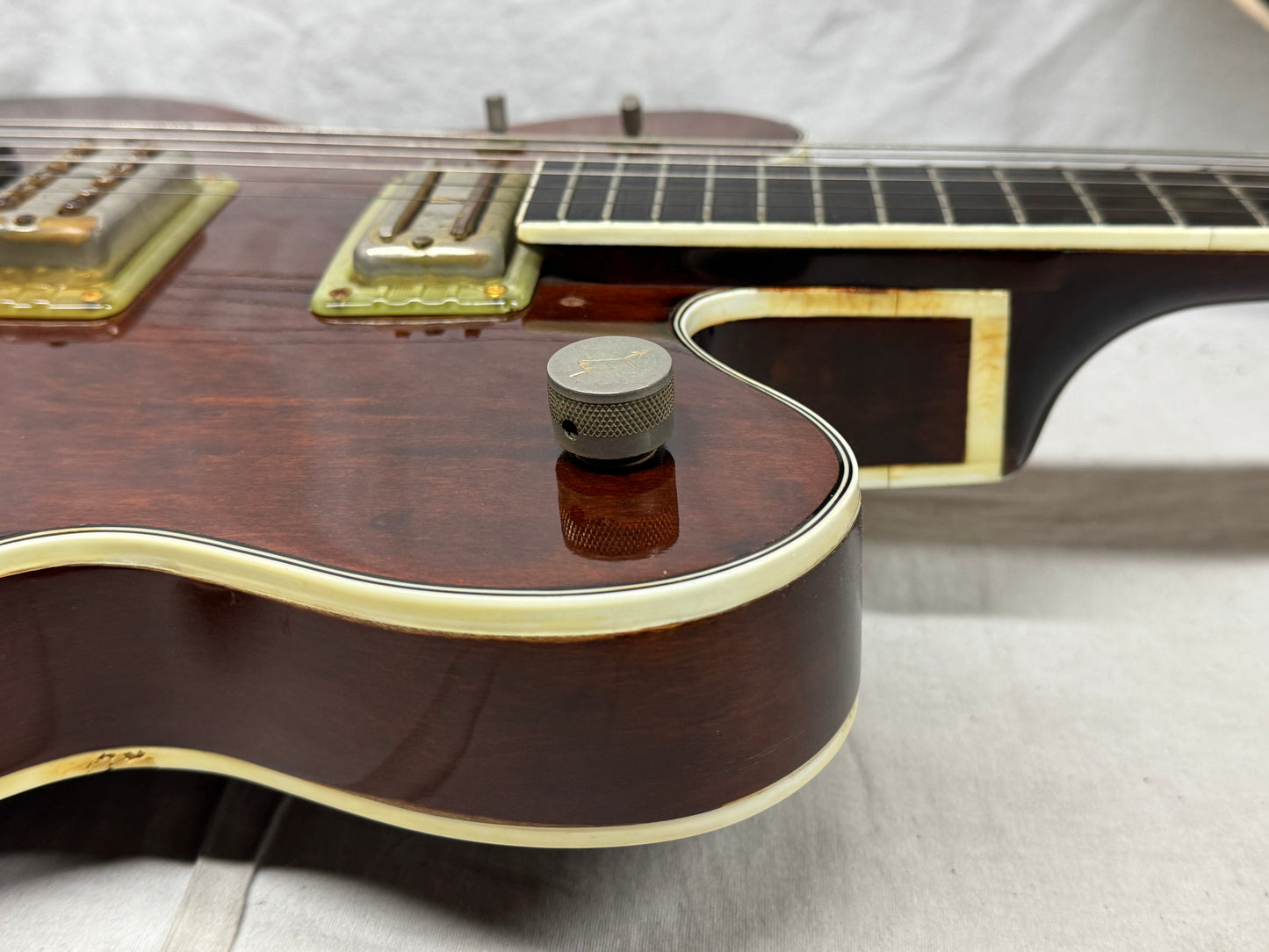 Gretsch 6122 G6122 The Chet Atkins Country Gentleman Hollowbody Guitar with Case - modified 1964