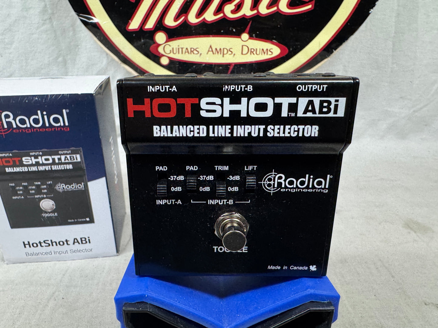 Radial Engineering HotShot hot shot ABi Balanced Line Input Selector ABY Pedal with Box