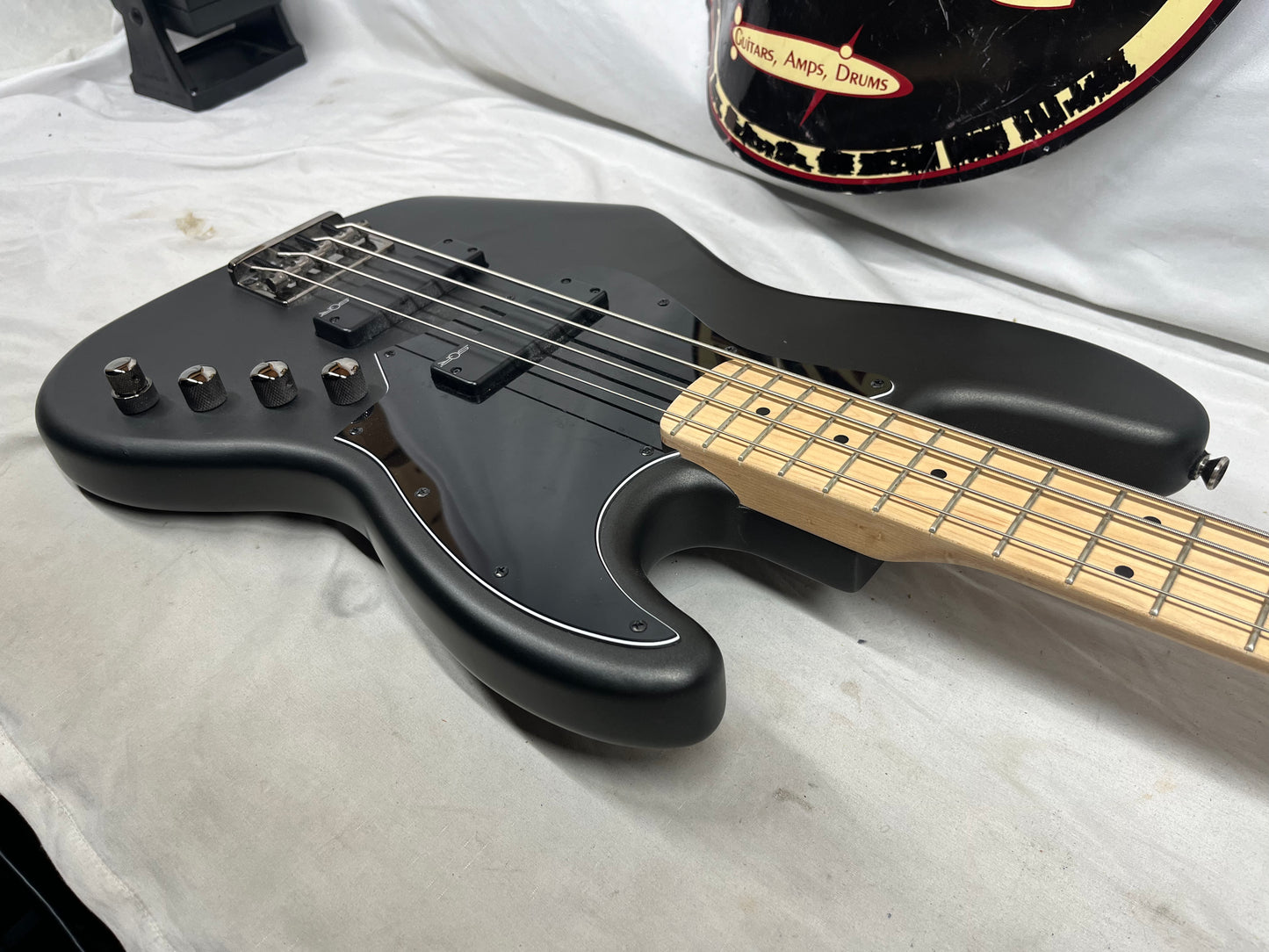Squier Special Run Contemporary Active 4-String Electric Jazz Bass  2021