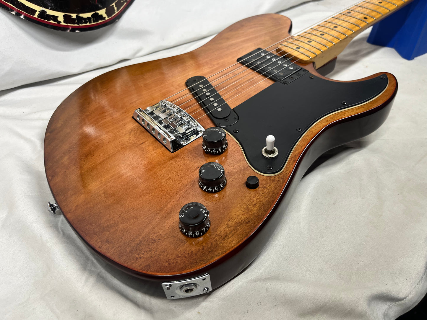 Yamaha SuperJam 800 Singlecut Electric Guitar