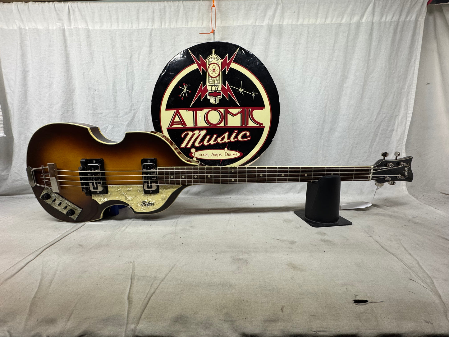 Hofner 500/1 Violin / Beatle 4-string Hollowbody Bass with Case