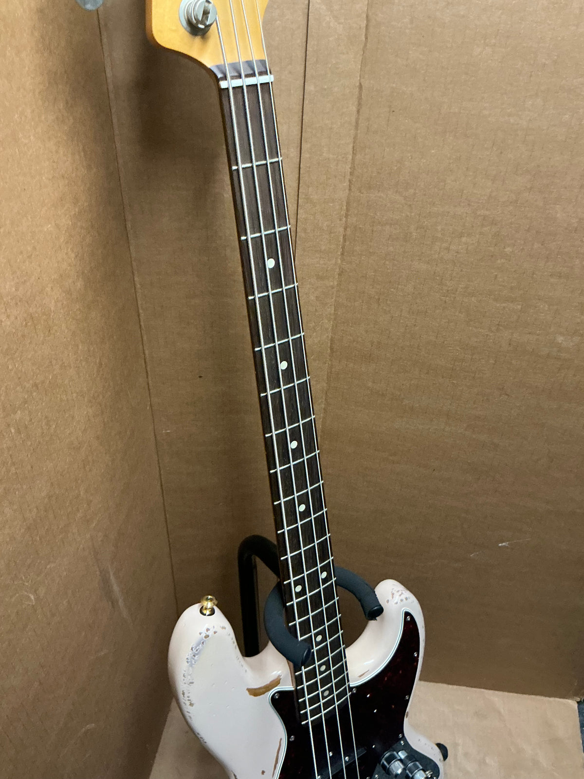 Fender Flea Artist Series Road Worn Signature Jazz Bass 2016 - Present - Shell Pink