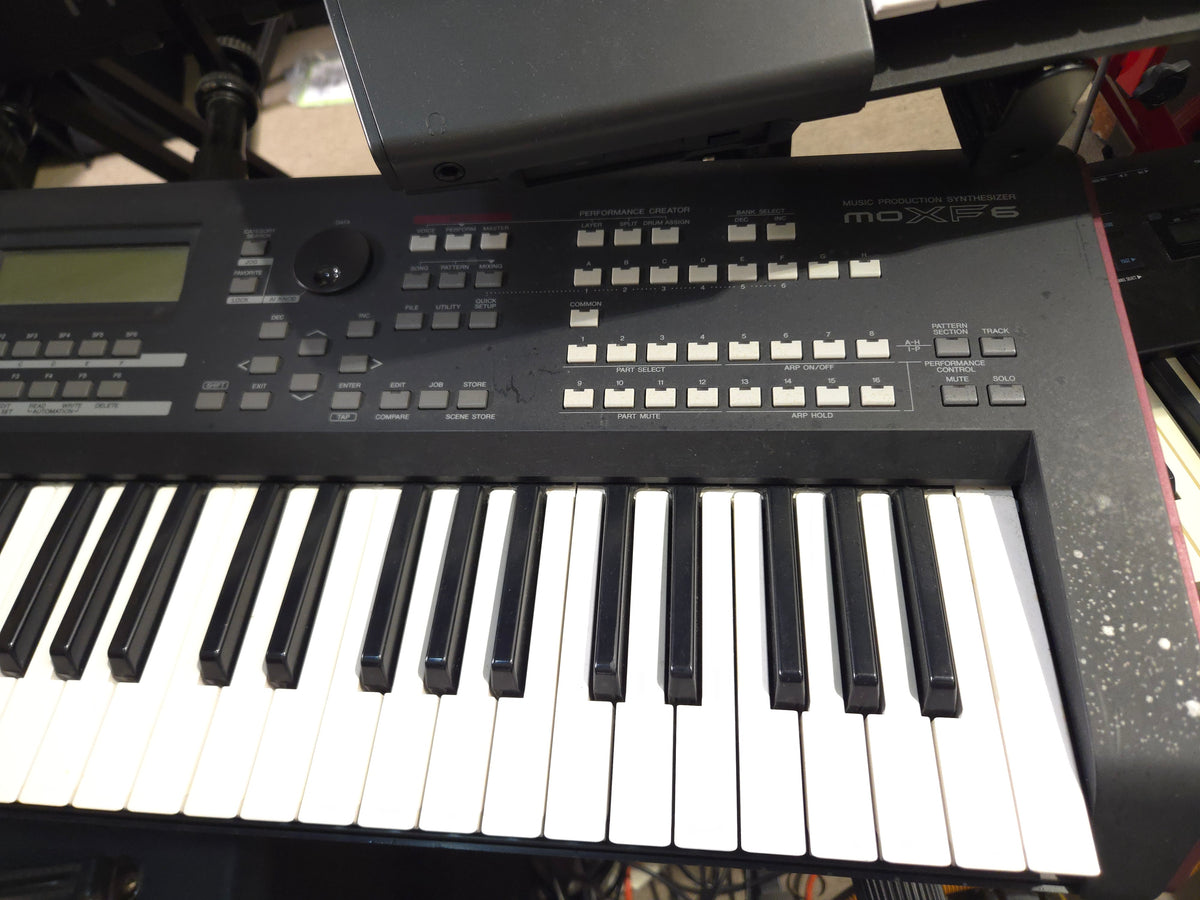 Yamaha MOXF 6 Production Synthesizer 2000s - Local Pickup Only