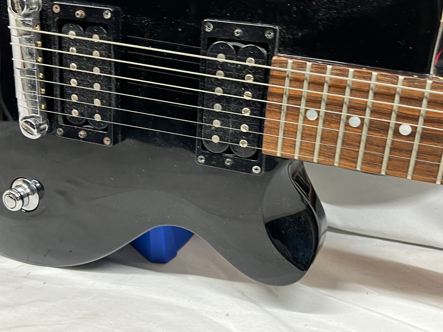 Yamaha AES420 Singlecut Electric Guitar
