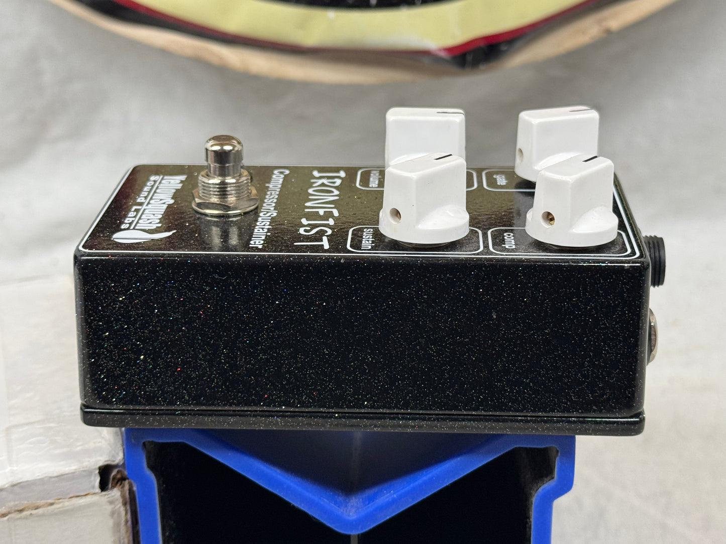 YellowSquash Sound Labs Iron Fist Compressor Sustainer Pedal with Box