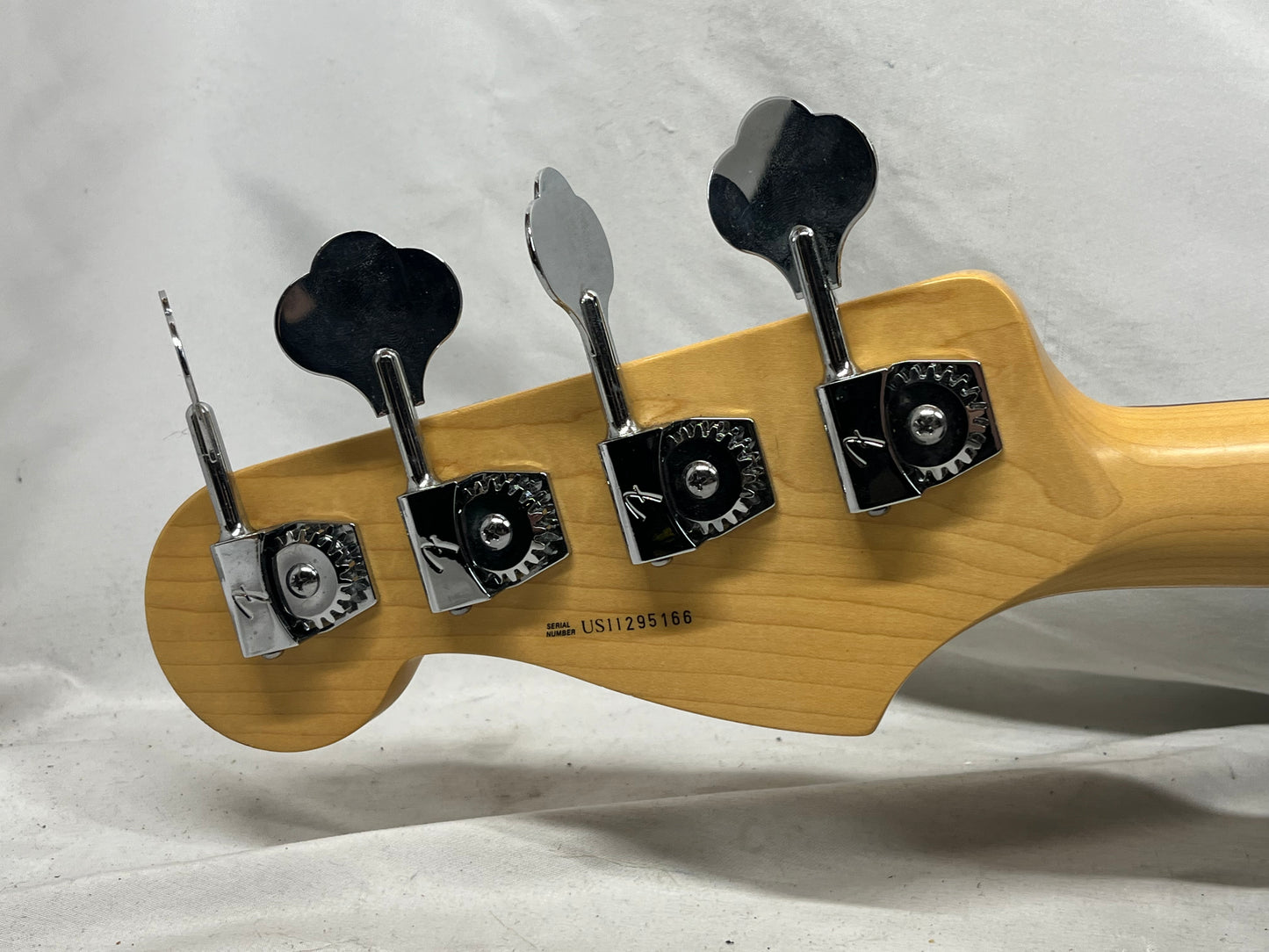 Fender American Standard 4-String Electric Jazz Bass 2011 with Hard Case - 3-Color Sunburst