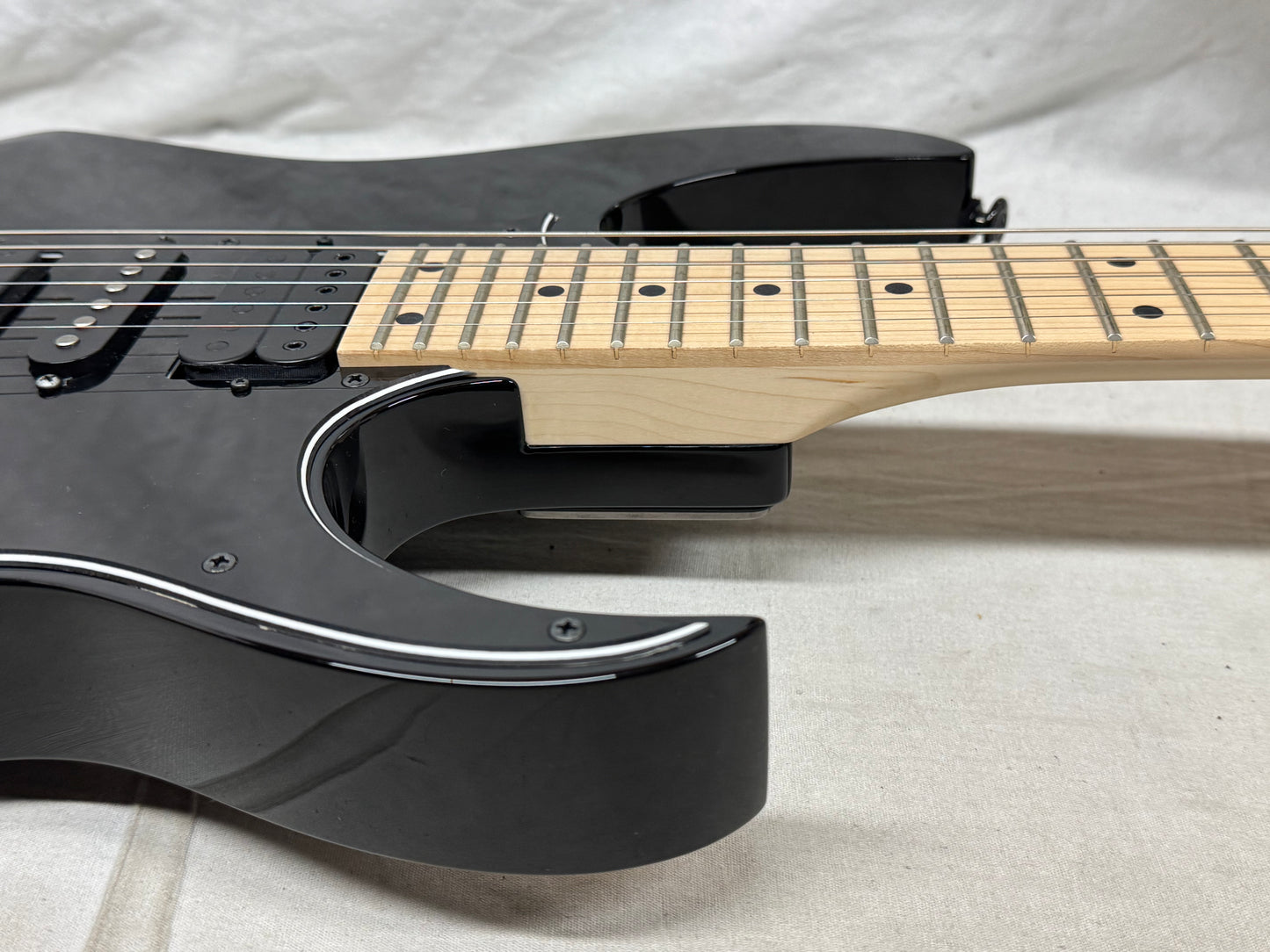 Ibanez RG Series RG550-BK Guitar with Case - MIJ Japan 2025 - Black / Maple neck