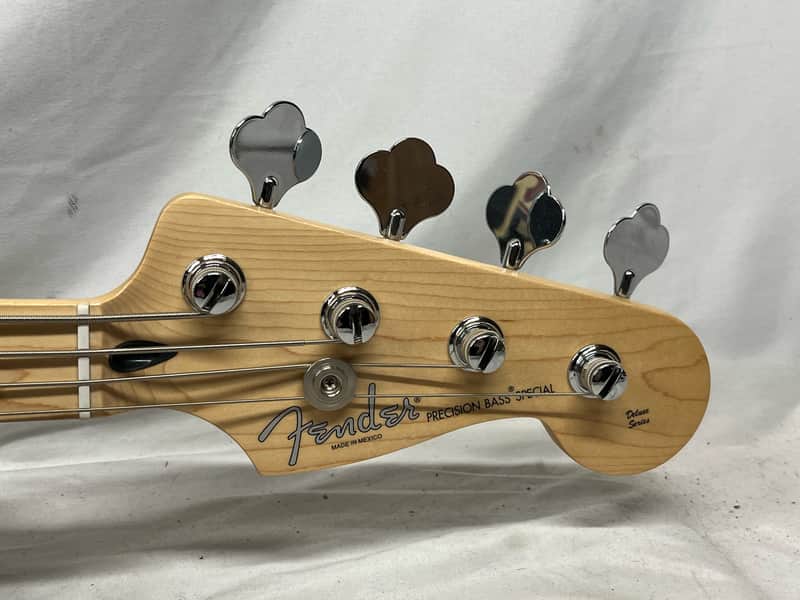 Fender Deluxe Active Electric Precision Bass Special - Image 7