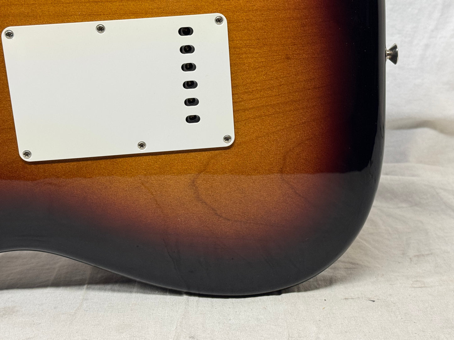 Fender Jimi Hendrix Stratocaster Guitar 2022 - 3-Color Sunburst / Maple neck