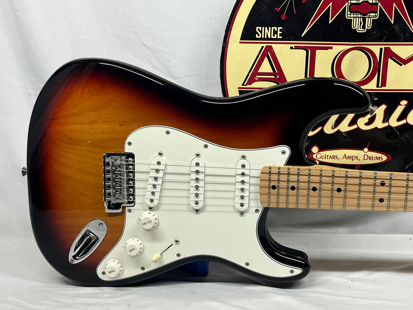 Fender Standard Stratocaster MIM - Made in Mexico Electric Guitar