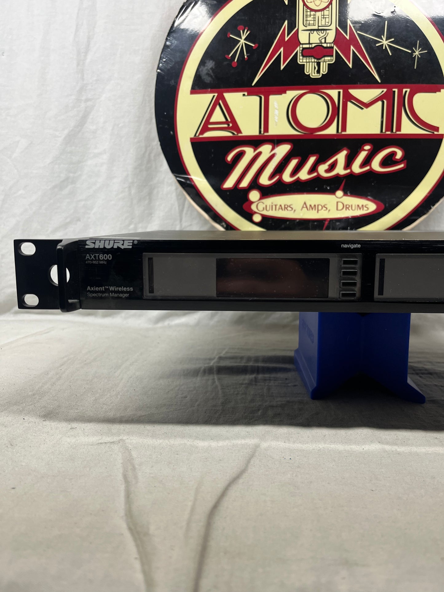 Shure AXT600 axt 600 Axient Wireless Spectrum Manager Rack Module - 470-952 MHz