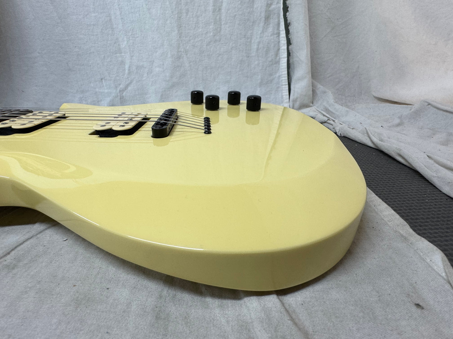 Kiesel SCB6 Singlecut Guitar with Gig Bag
