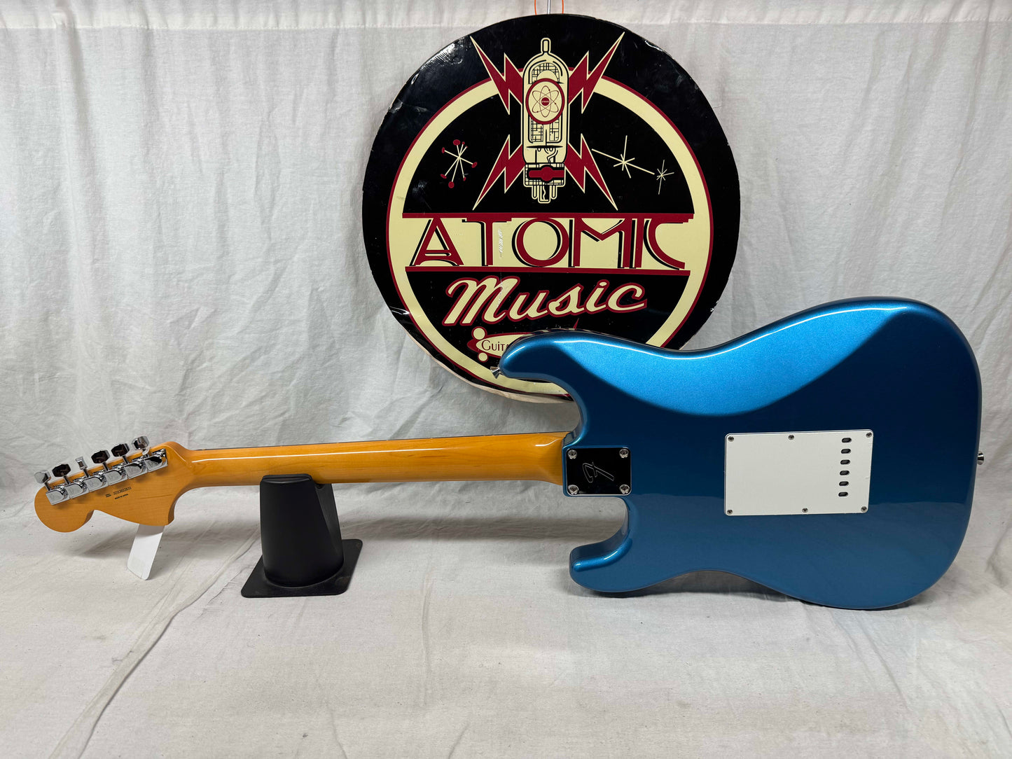 Fender Traditional '60s Stratocaster Guitar - MIJ Made In Japan 2023 - Lake Placid Blue / Rosewood fingerboard