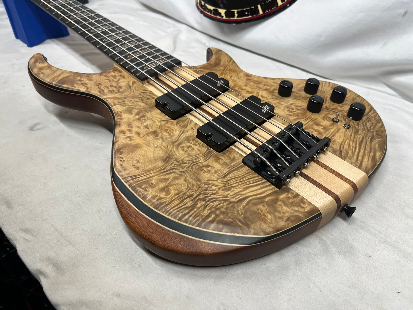 Tario Doublecut HH 5-String Electric Bass