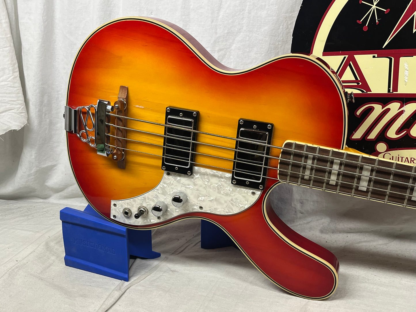 Musicvox Spaceranger Electric 4-String Bass - Sunburst