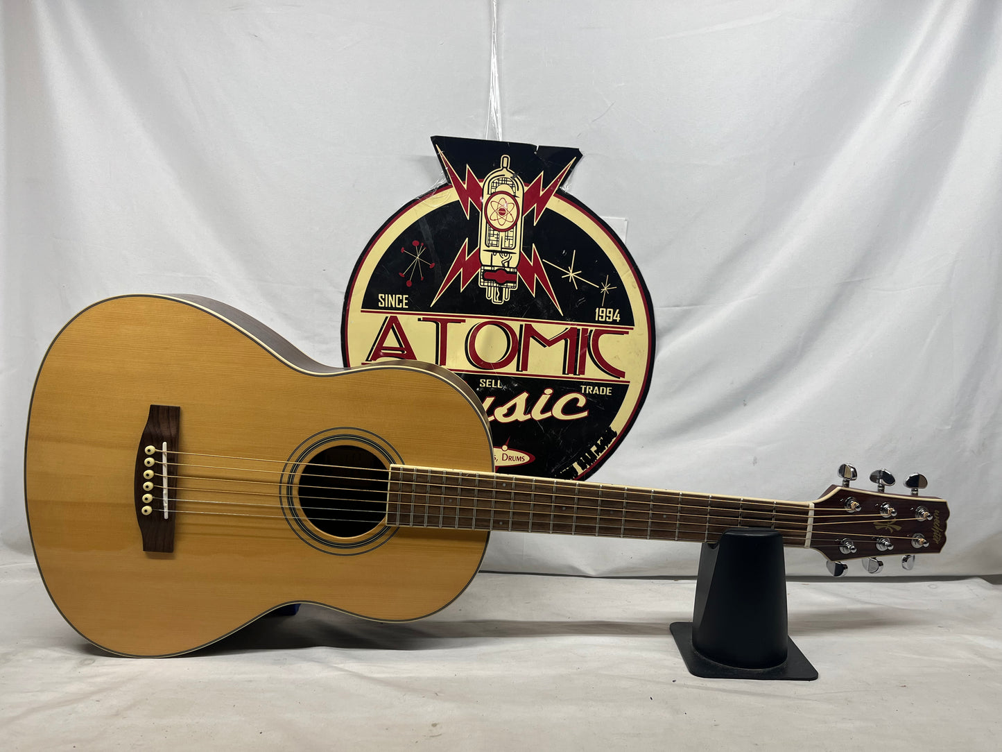 Wechter 1730 Acoustic Guitar