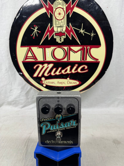 Electro-Harmonix Stereo Pulsar Variable Shape Tremolo Pedal
