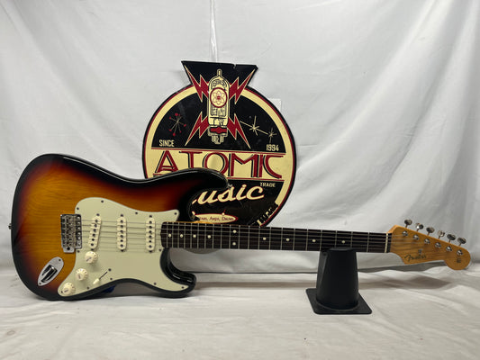 Fender Classic Series '60s Stratocaster strat Electric Guitar - 3-Color Sunburst