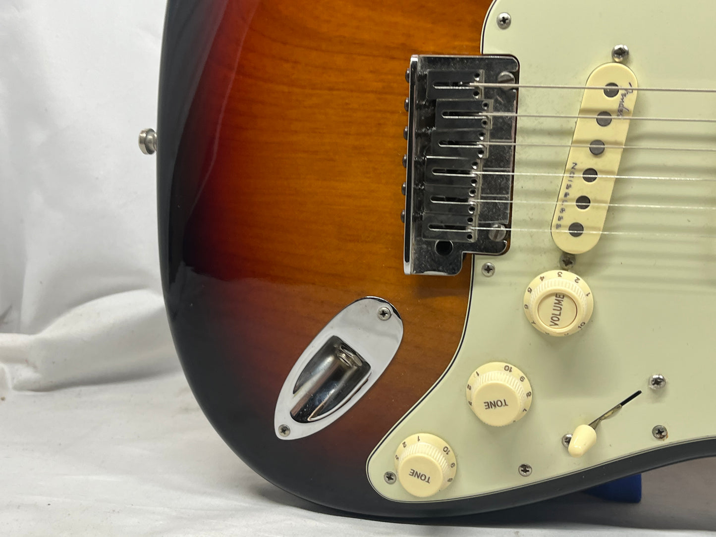 Fender American Elite Stratocaster Strat Electric Guitar - 3-Color Sunburst