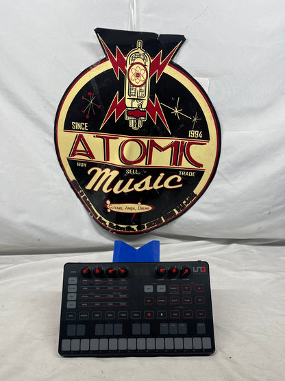 IK Multimedia UNO Analog Synthesizer
