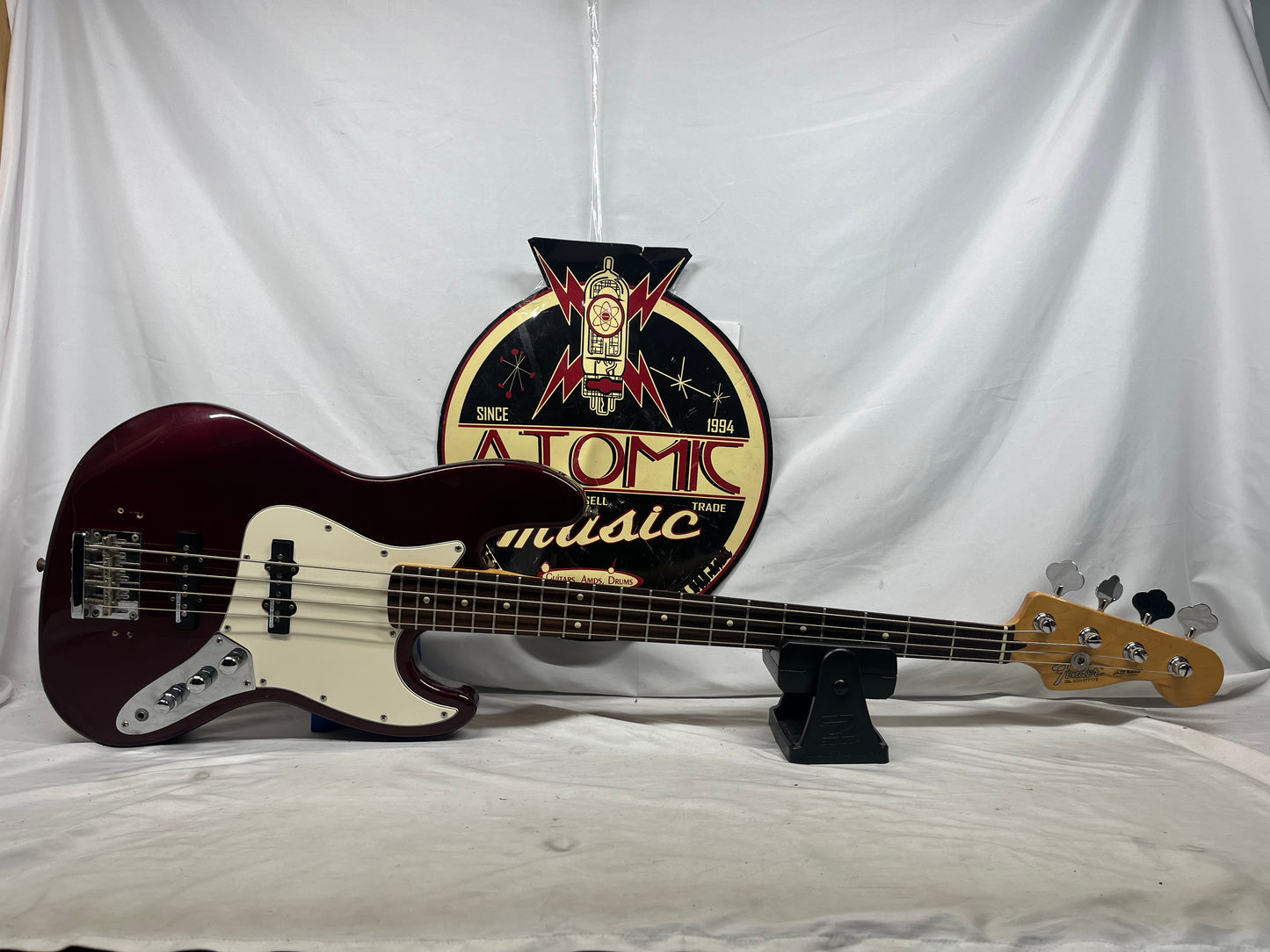 Fender Standard 4-String Electric Jazz Bass MIM - Made in Mexico - Midnight Wine