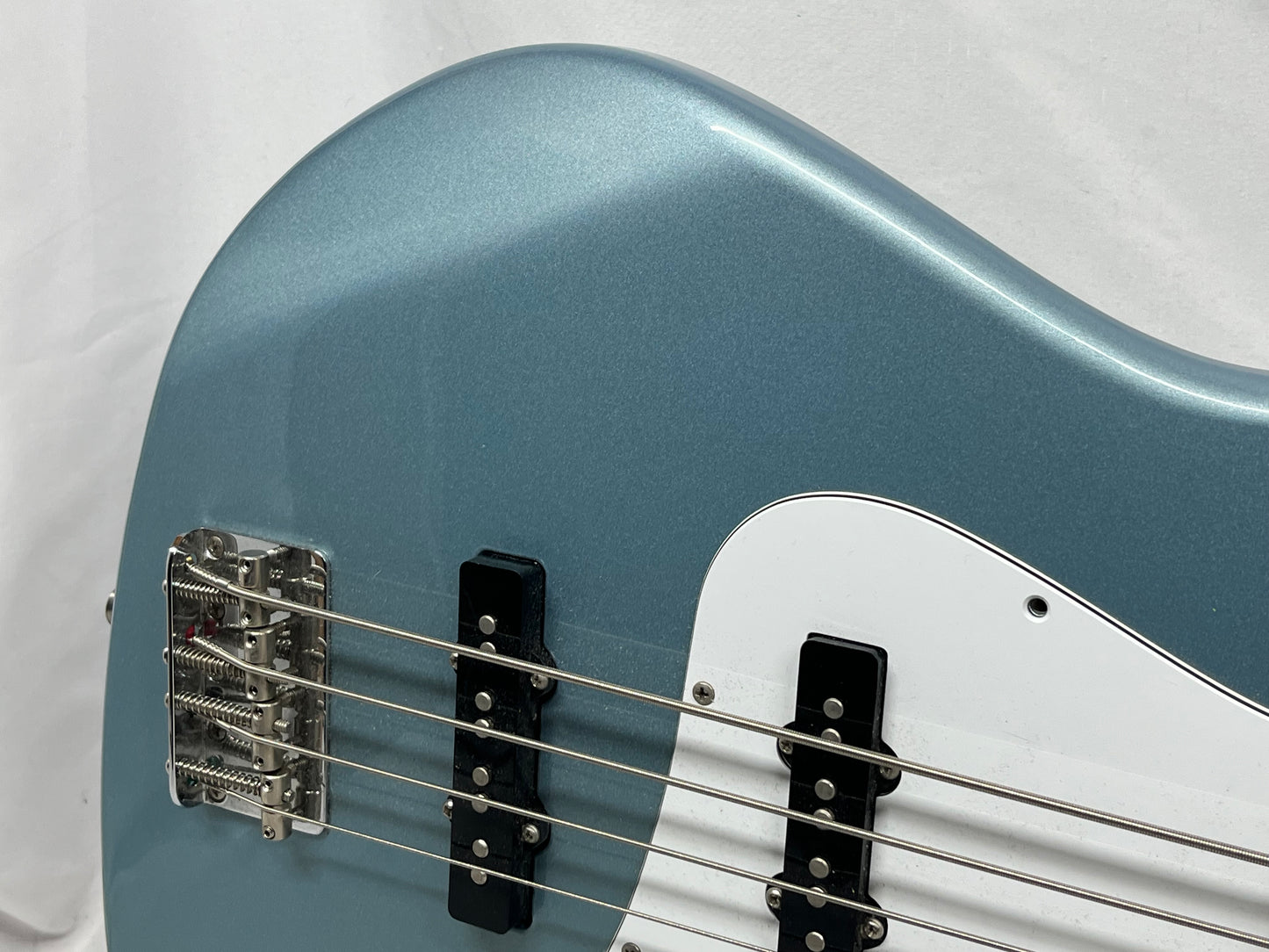 Fender Standard Fretless 4-String Electric Jazz Bass - Blue Agave
