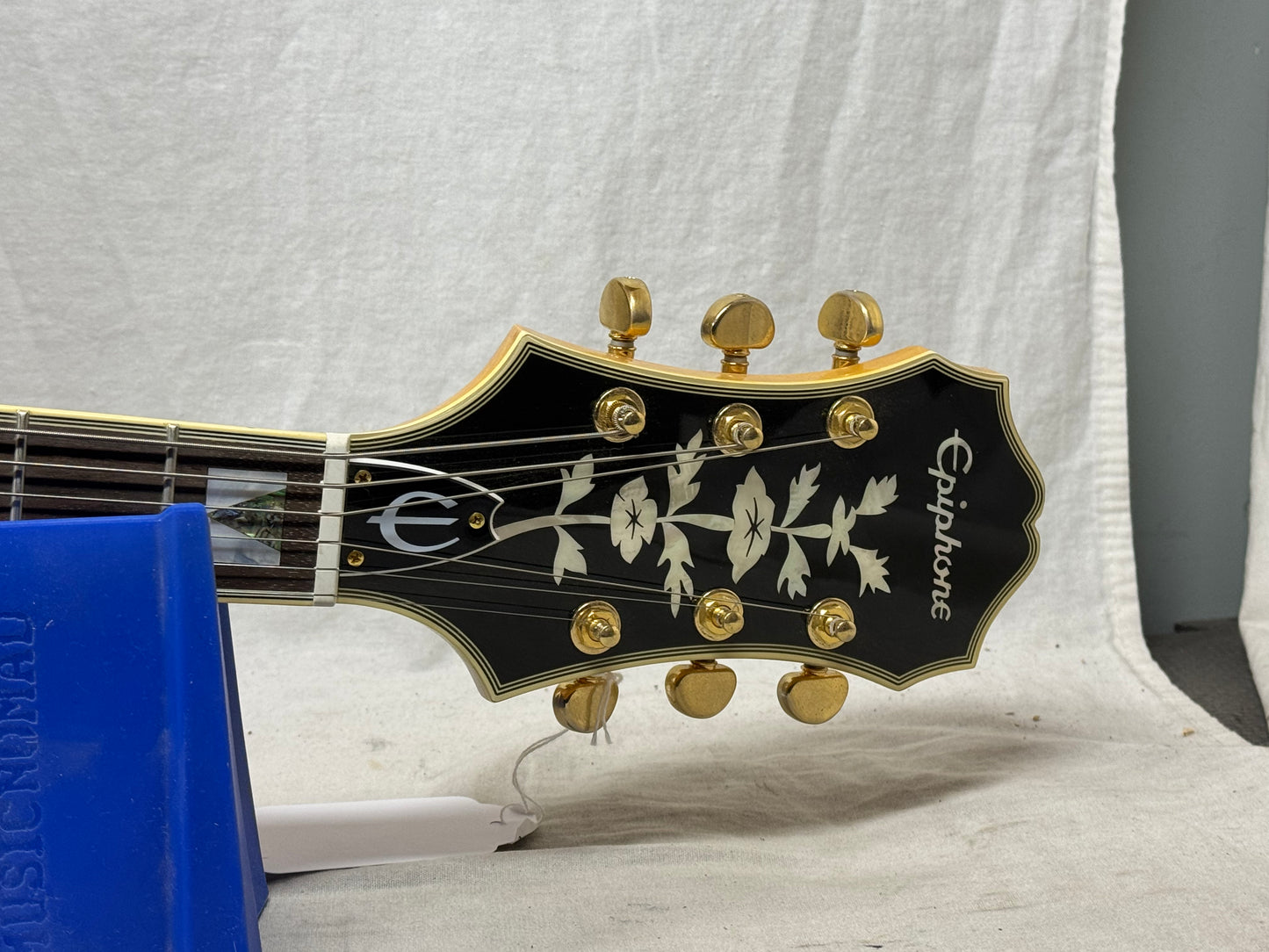 Epiphone Emperor Regent Archtop Hollowbody Guitar 2011
