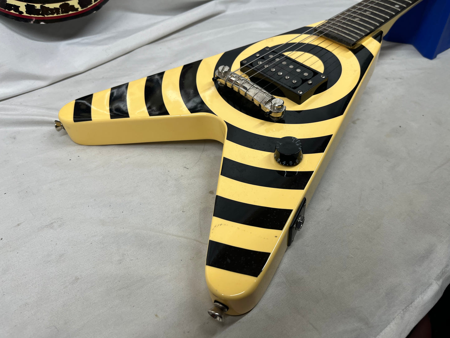 Epiphone Zakk Wylde Vee Wee Bullseye Mini Flying V Electric Guitar