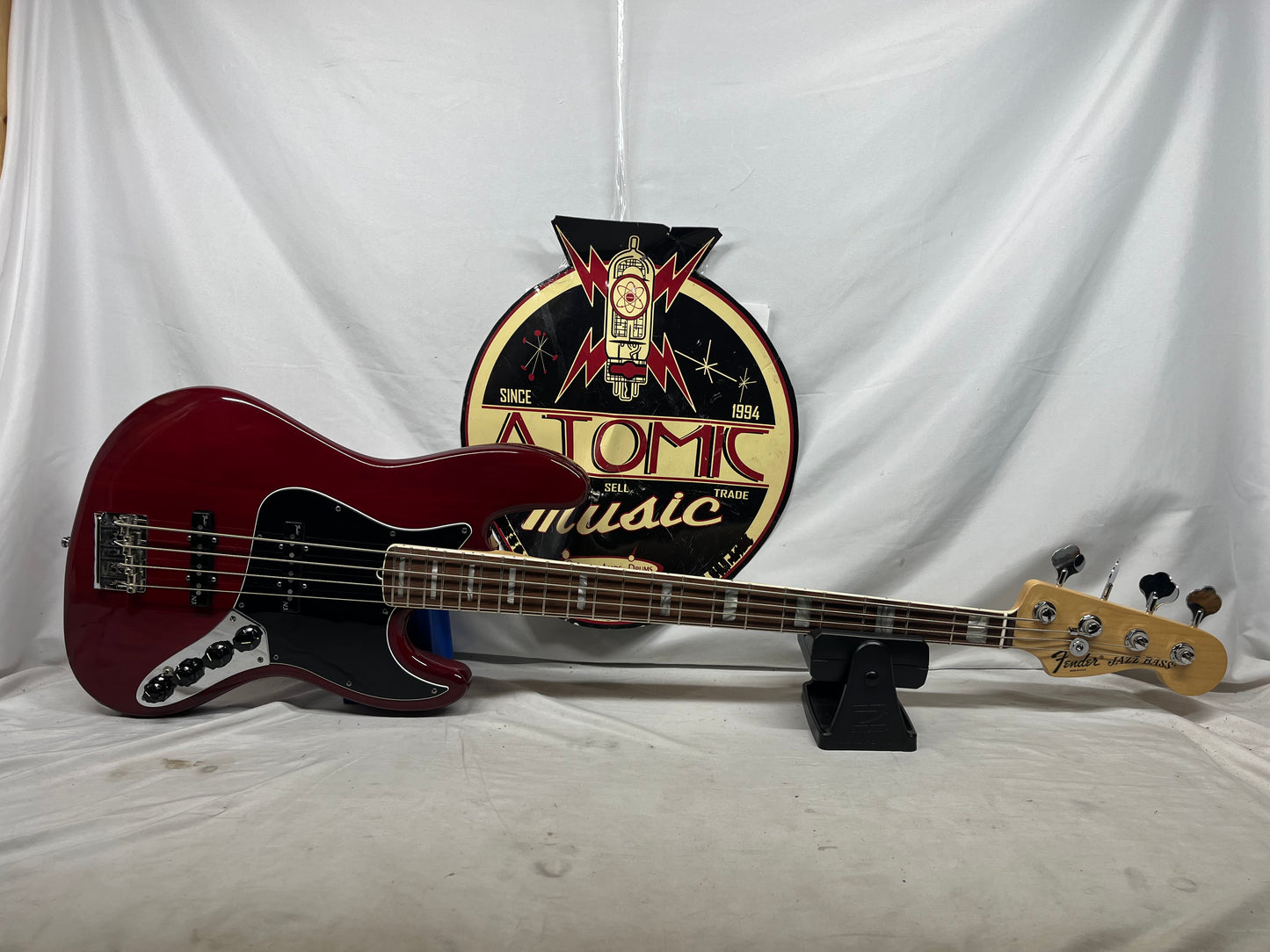 Fender American Deluxe 4-String Electric Jazz Bass 2011 - Wine Transparent