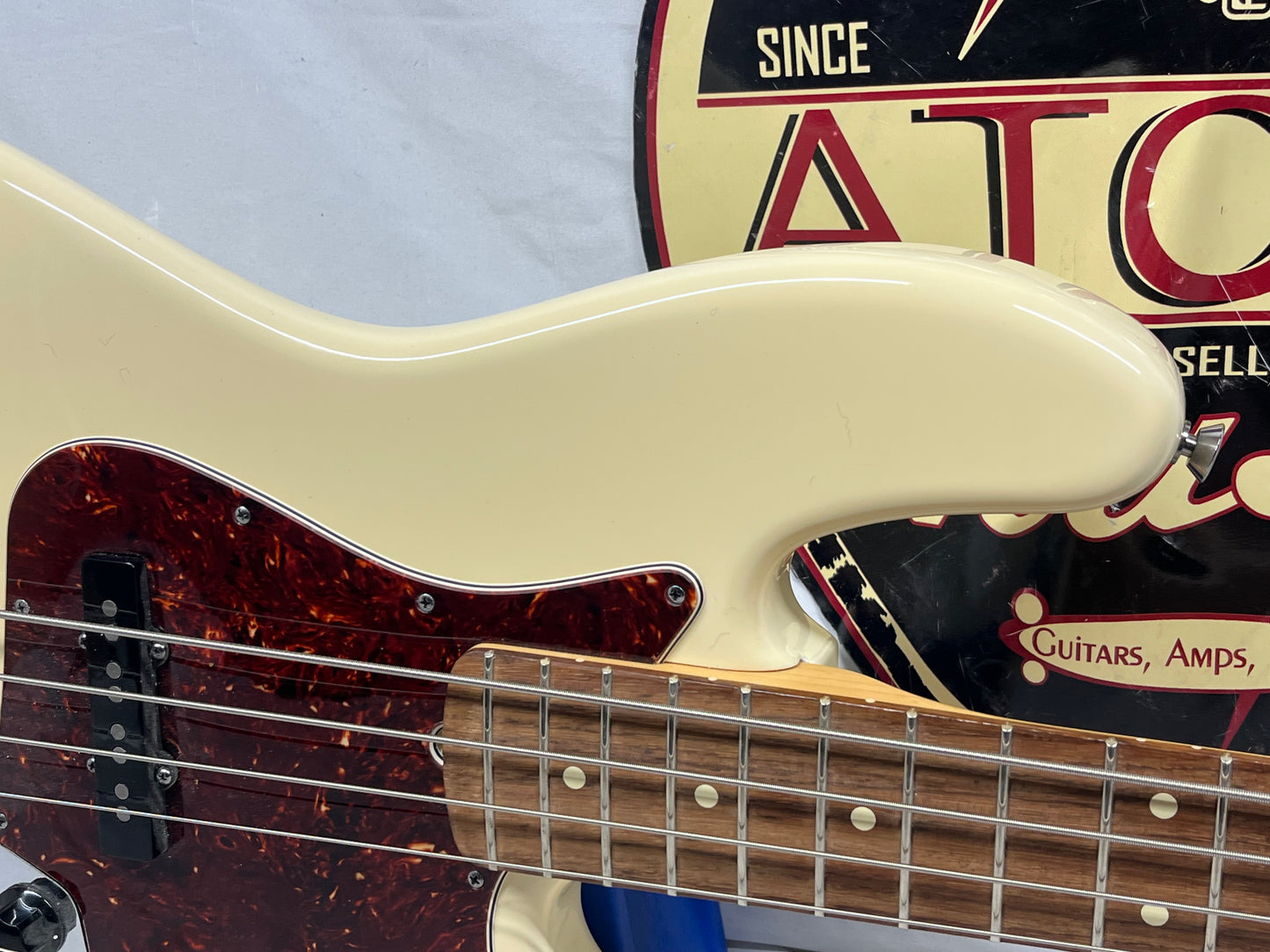 Fender American Standard 4-String Electric Jazz Bass 2011 - Olympic White
