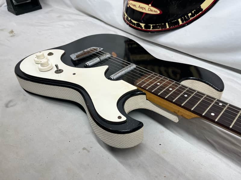 Silvertone Model 1448 Doublecut Electric Guitar - Image 16