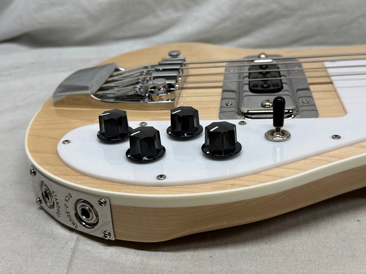 Rickenbacker 4003 4-string Bass with Case 2025 - Mapleglo / Natural
