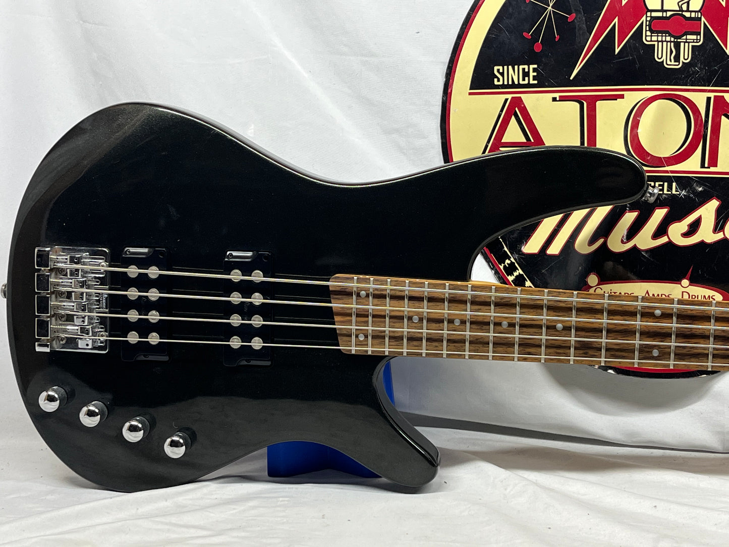 Ibanez Soundgear SRX 300 4-String Doublecut Electric Bass