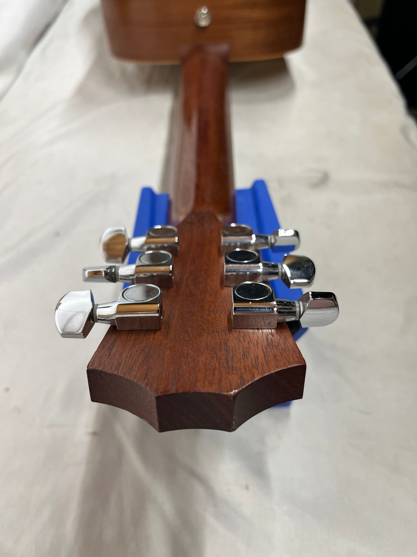 Taylor 305 Baby Taylor Acoustic Guitar with Gig Bag