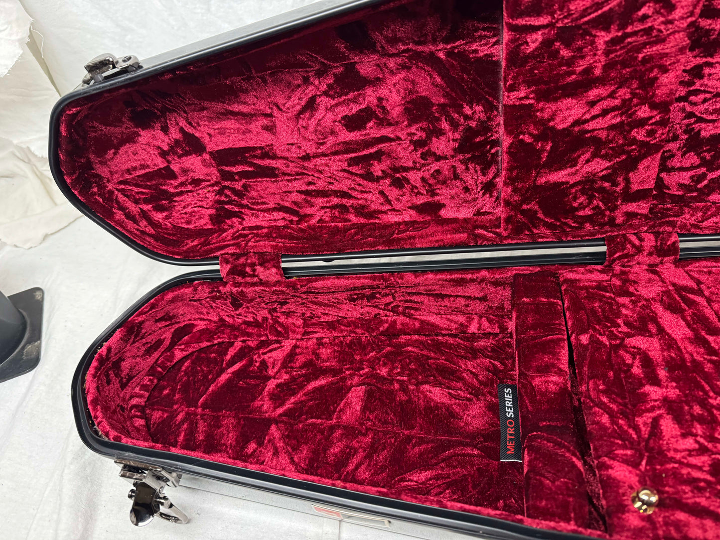 Crossrock CRF1000GSTBK CRF1000 GST BK Fiberglass Guitar Case for S-style & T-style Guitars