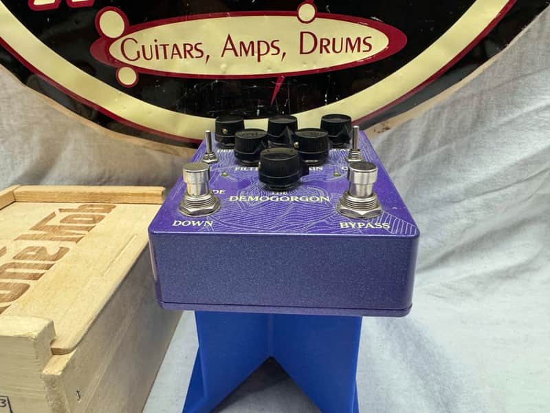 Adventure Audio Demogorgon v3 Fuzz Tremolo Reverb Pedal with Wood Box - Image 3