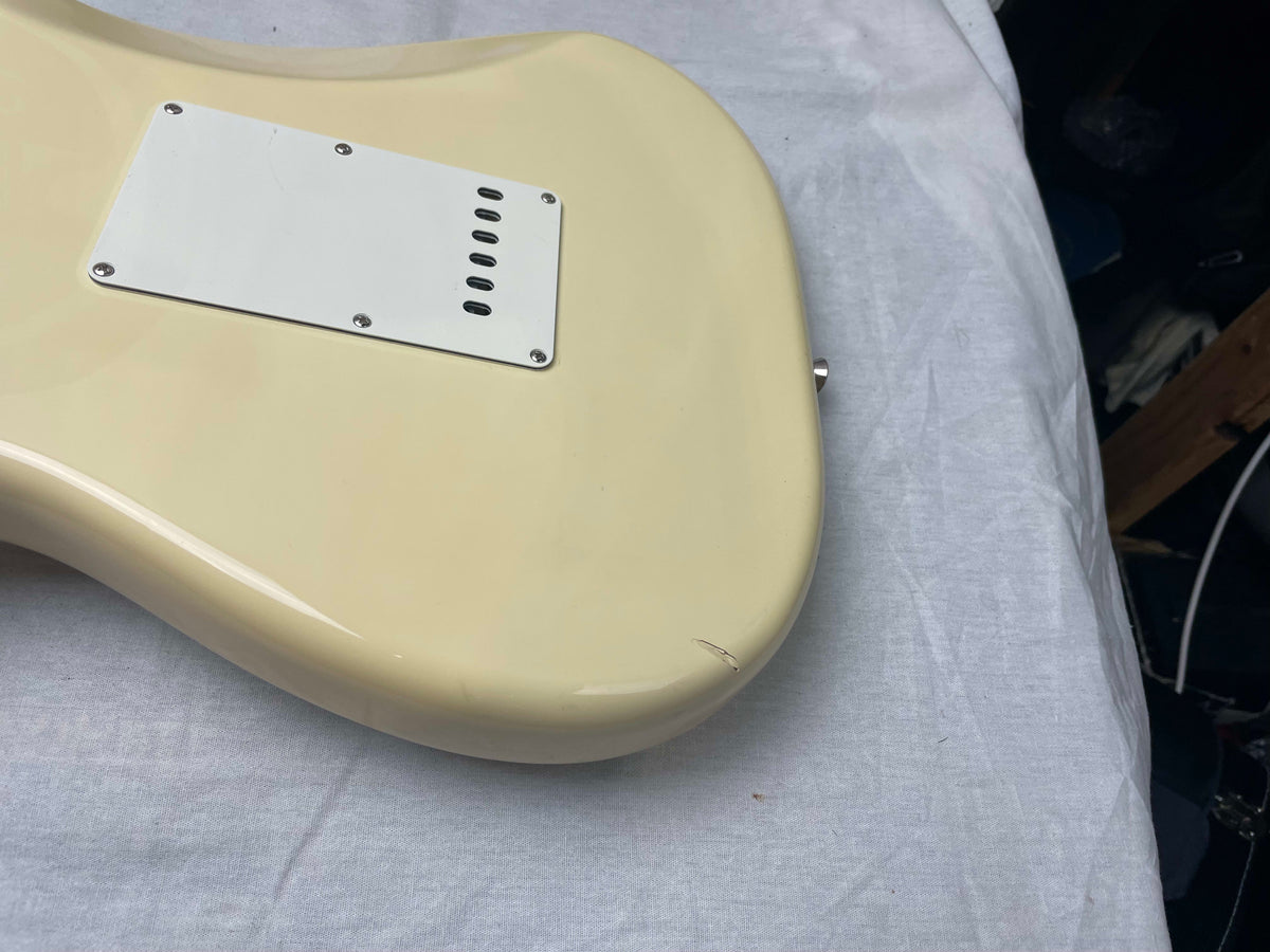 Fender American Standard Stratocaster Guitar with Lace Sensor pickups + Case 2005 - Buttercream or Honey Blonde or Yellow White / Maple neck